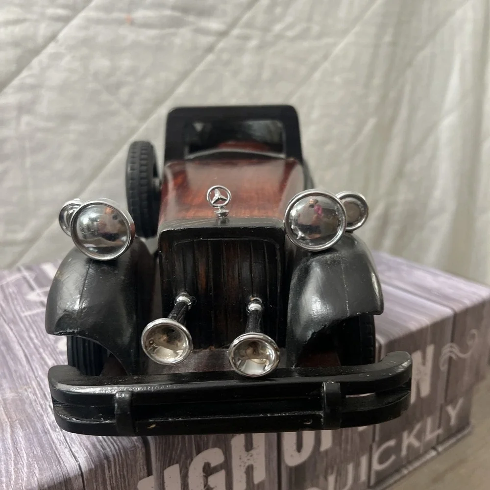 VINTAGE COLLECTIBLE HANDCRAFTED‎ BY HERITAGE MINT LTD. WOODEN CAR